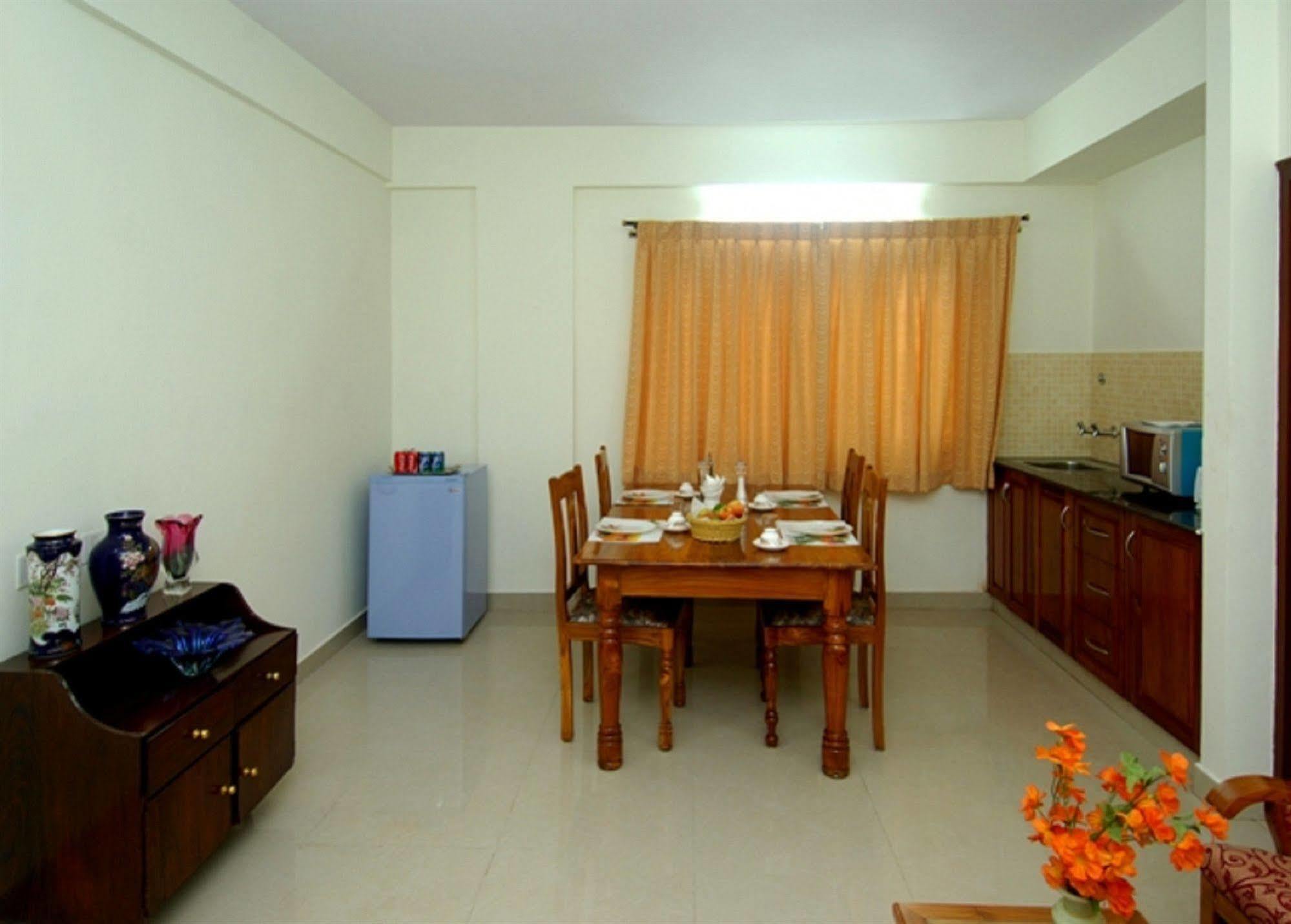Oyo 6110 Thalassa Suites Bangalore Eksteriør bilde