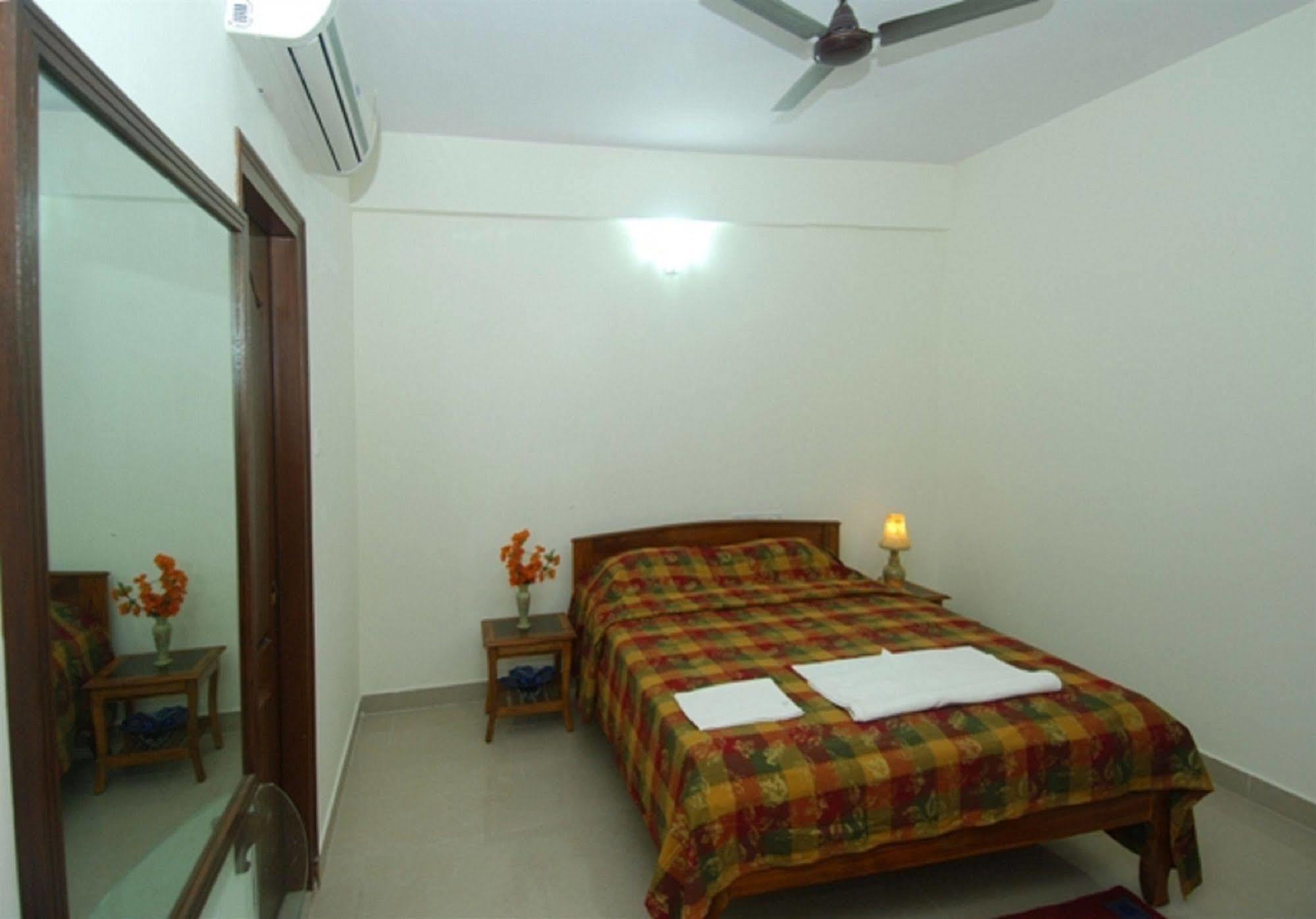 Oyo 6110 Thalassa Suites Bangalore Eksteriør bilde